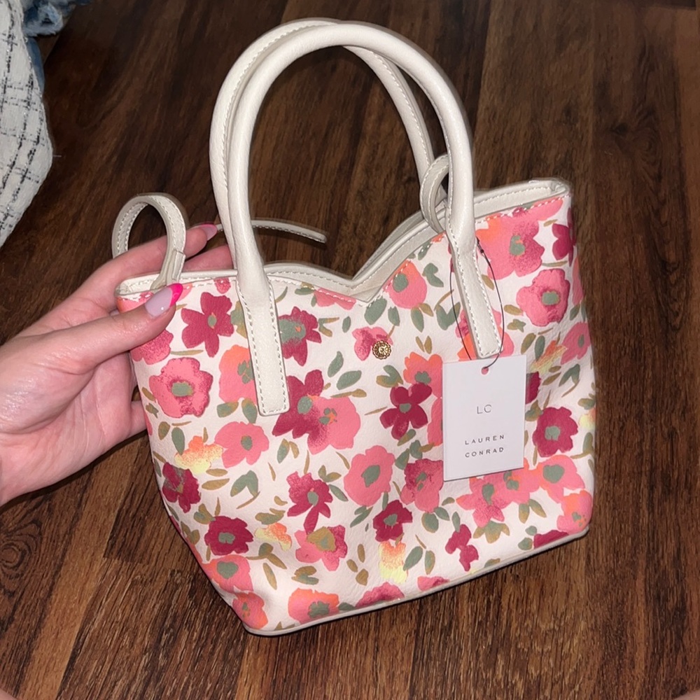 Lauren Conrad purse